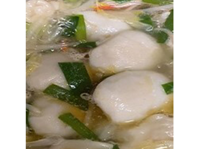 写真：野菜たっぷり中華風すり身スープ